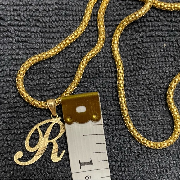 Women’s 14k gold 5.93mm (weight) popcorn 16”chain with 14k gold R pendant - Picture 6 of 8